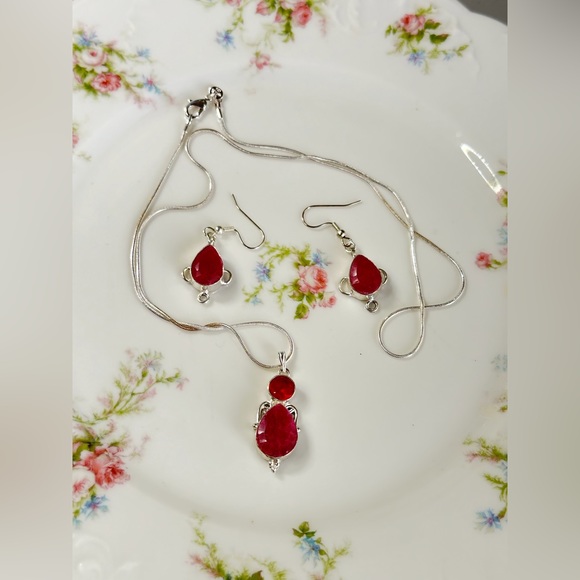 Sterling silver 925 red Quartz necklace and matching earrings set - Picture 2 of 4